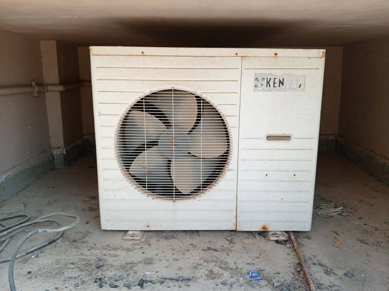 1.5 Ton AC non Inverter in Running condition. 3