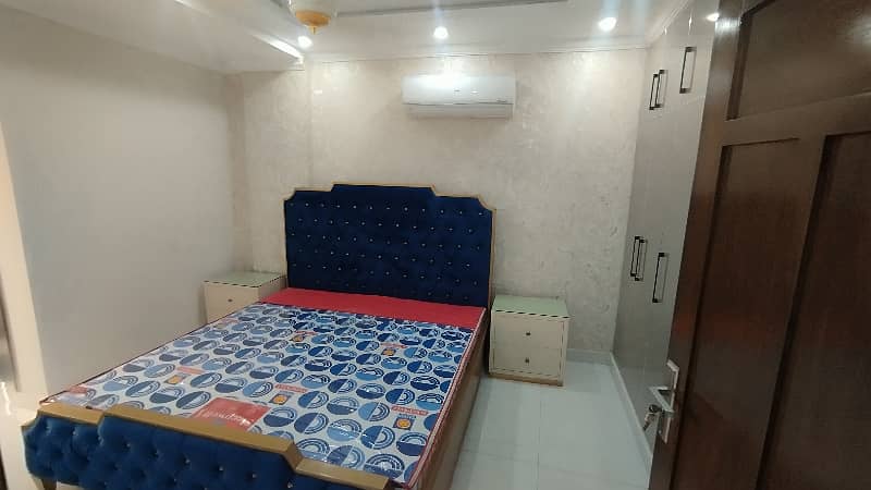 2 BEDROOMS FULLY LUXURY FURNISH IDEAL LOCATION EXCELLENT FLAT FOR RENT IN BAHRIA TOWN LAHORE 4