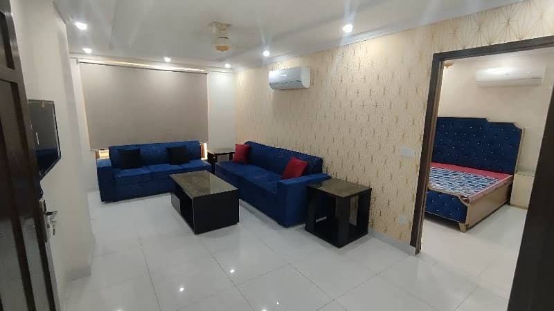 2 BEDROOMS FULLY LUXURY FURNISH IDEAL LOCATION EXCELLENT FLAT FOR RENT IN BAHRIA TOWN LAHORE 5