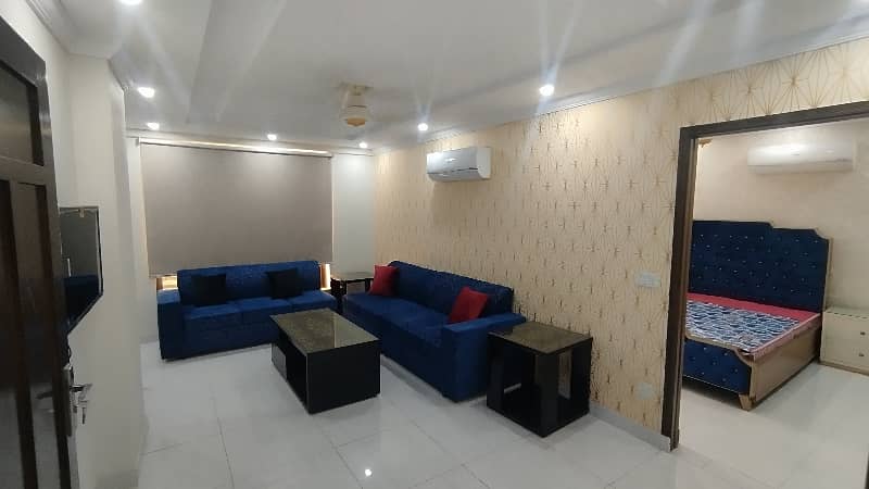 2 BEDROOMS FULLY LUXURY FURNISH IDEAL LOCATION EXCELLENT FLAT FOR RENT IN BAHRIA TOWN LAHORE 6