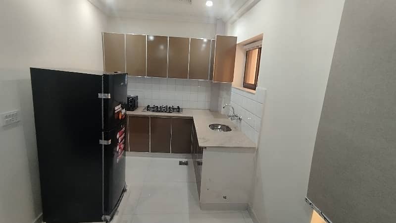 2 BEDROOMS FULLY LUXURY FURNISH IDEAL LOCATION EXCELLENT FLAT FOR RENT IN BAHRIA TOWN LAHORE 9