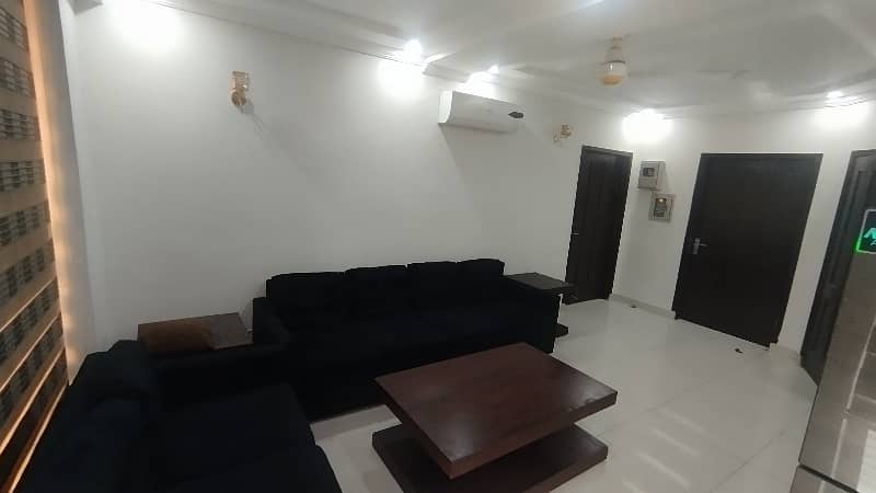 2 BEDROOMS FULLY LUXURY FURNISH IDEAL LOCATION EXCELLENT FLAT FOR RENT IN BAHRIA TOWN LAHORE 3