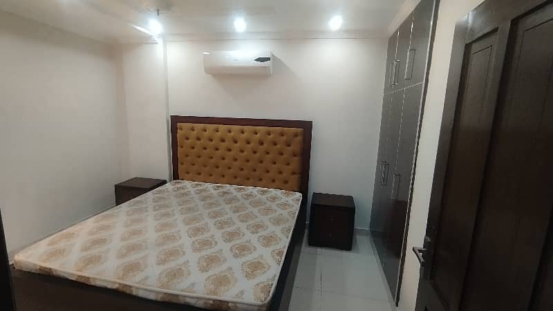 2 BEDROOMS FULLY LUXURY FURNISH IDEAL LOCATION EXCELLENT FLAT FOR RENT IN BAHRIA TOWN LAHORE 6