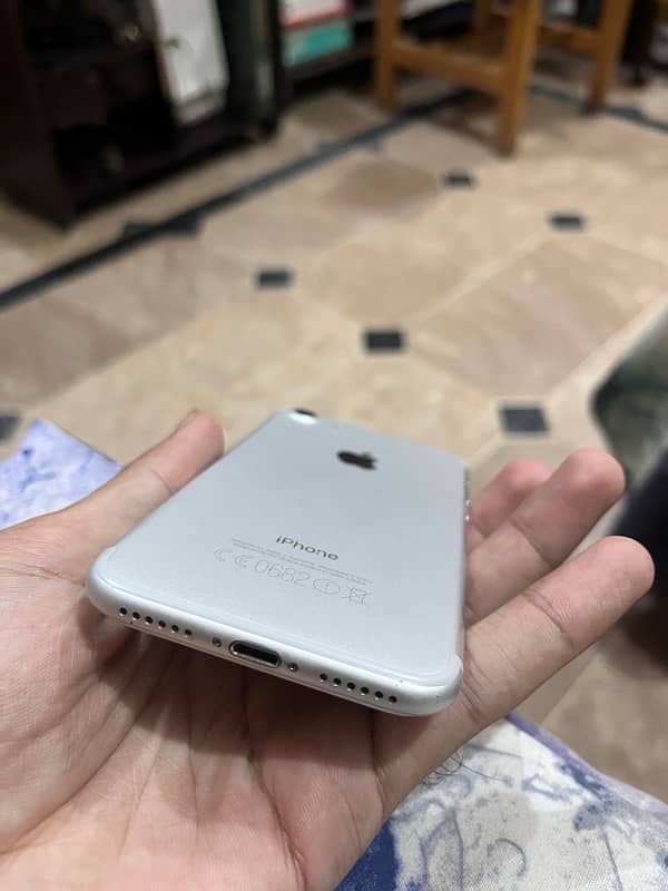 iphone 7 32gb pta approved 1