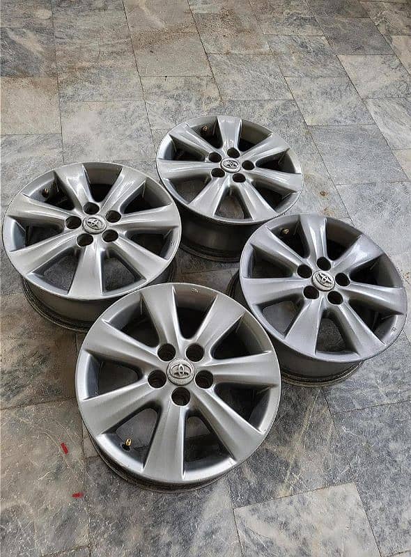 alloy rims with new tyres 0