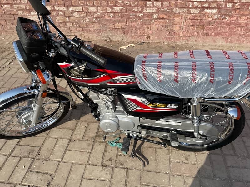 Honda  CG 125 open letter  only 402 kilometres use 5