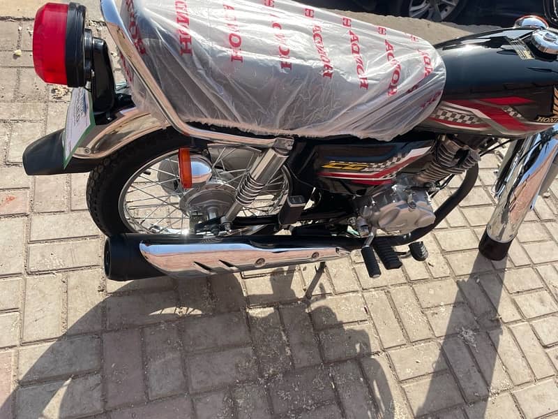 Honda  CG 125 open letter  only 402 kilometres use 14