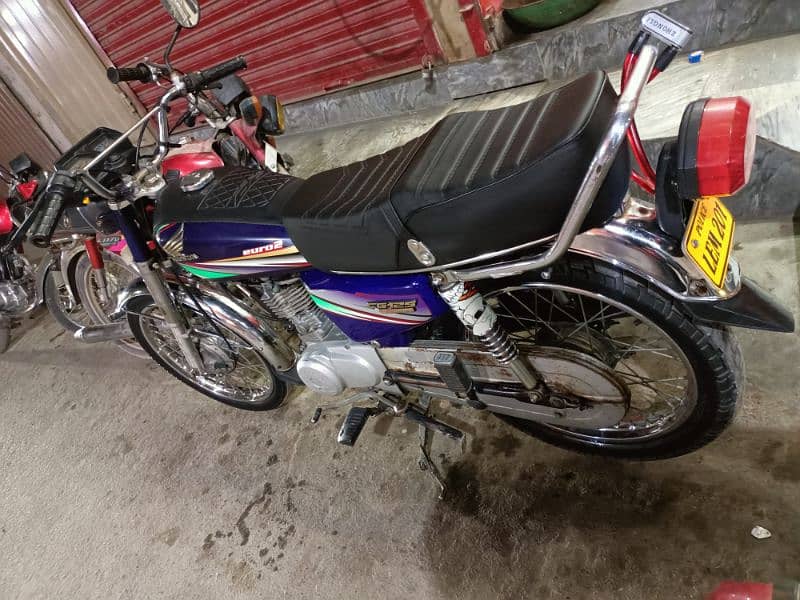 I am selling Honda 125 model 2014 total original 2