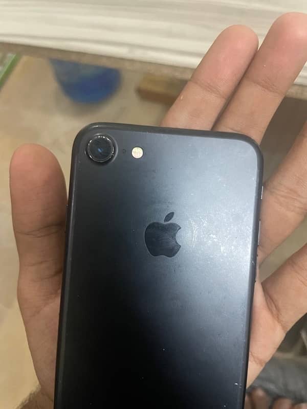 IPhone 7 32gb pta approved all ok urgent sale 0