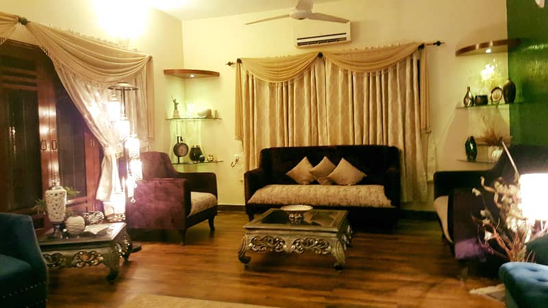 Lively First Floor Portion With Maid Room Inside A Super Secure Gated Society Behind National Stadium 2