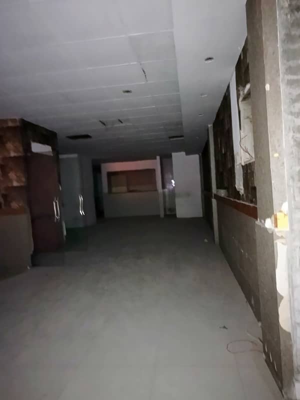 first floor hall for rent in Ali town near thokar main raiwand road for snoker club and Gym setup 2