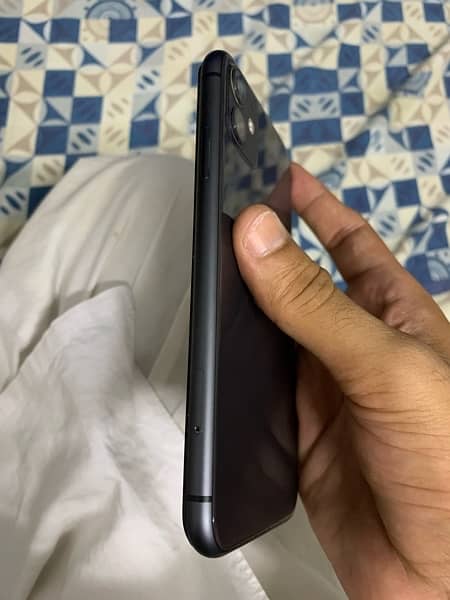 iPhone 11 Jv came from USA 4