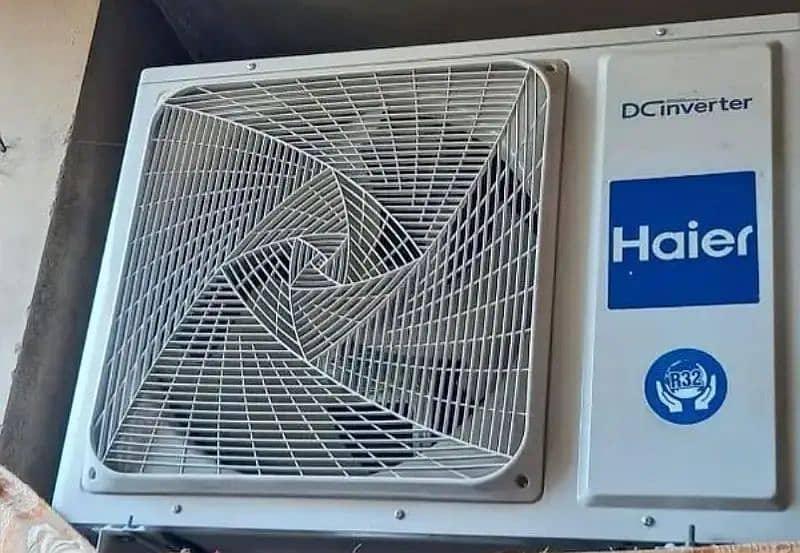 hair 1.5 DC inverter heat and cooling good condition 1.5 ton 1