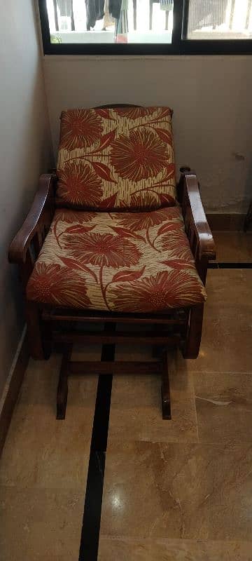 wood chair ok condition 1