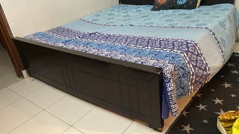 king size bed with Matress 2