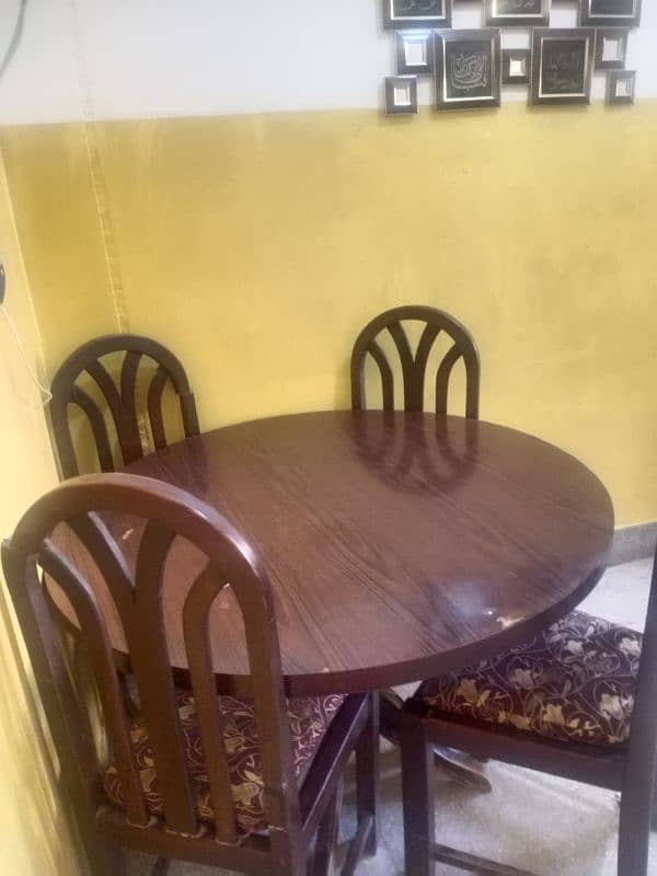 Wooden Round  Dining Table with 4 x chairs 1