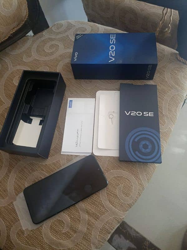 vivo v20 se with box 1