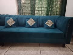 6 seater sofa for sale look like new available for sale