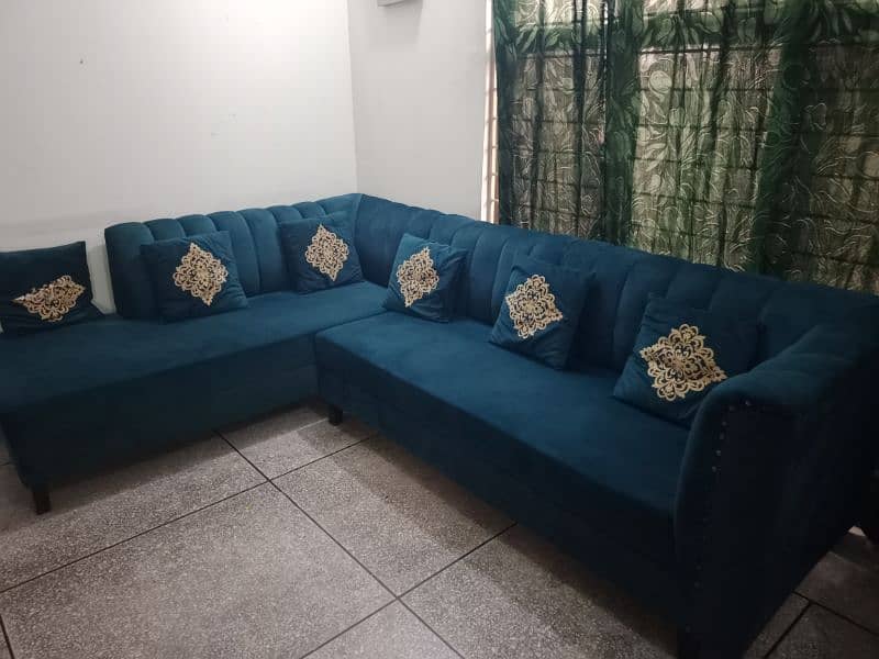 6 seater sofa for sale look like new available for sale 2