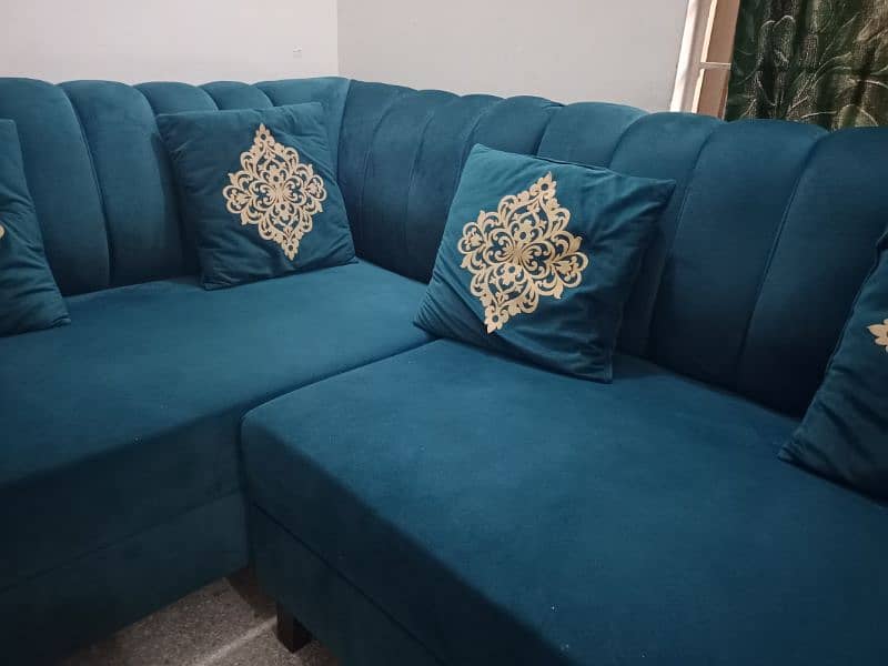 6 seater sofa for sale look like new available for sale 5