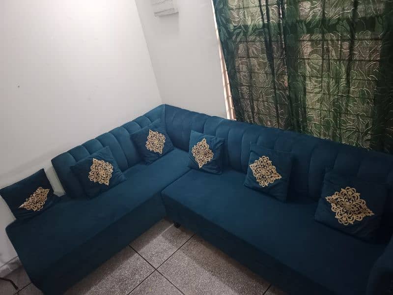 6 seater sofa for sale look like new available for sale 8