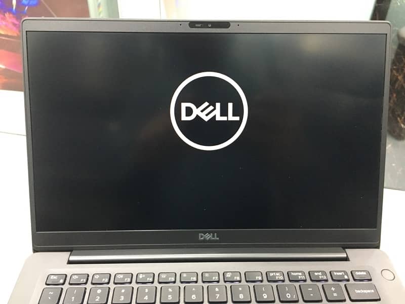 Dell Latitude 7400 2