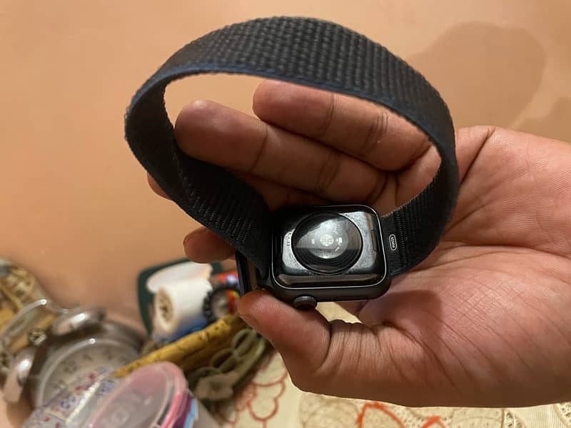 apple watch se 40mm 32gb scratches 5