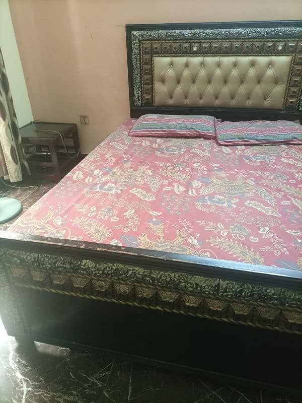 Queen Size Wooden Double Bed For Sale 5