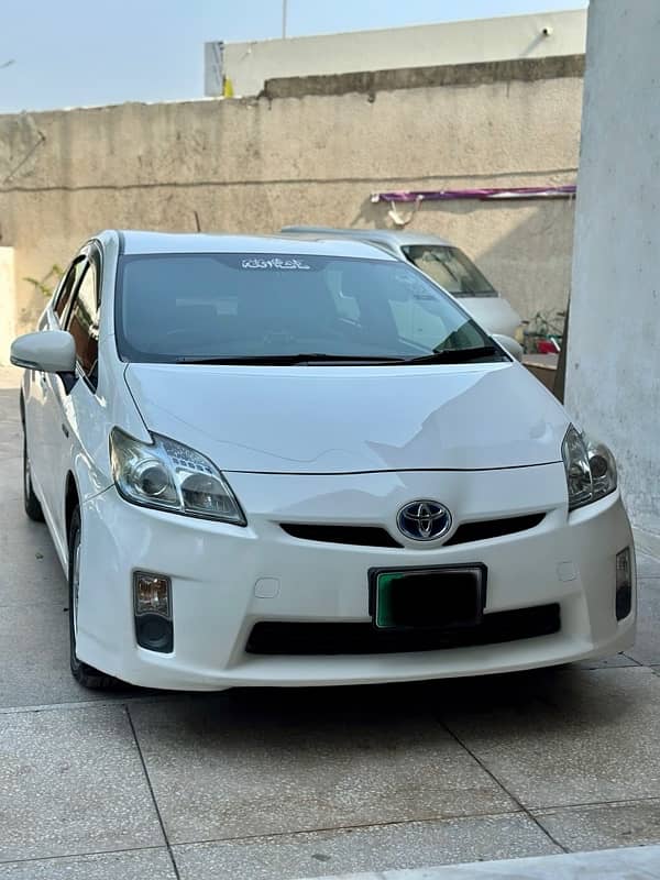 Toyota Prius 2010 Model 2013 Import S LED 0