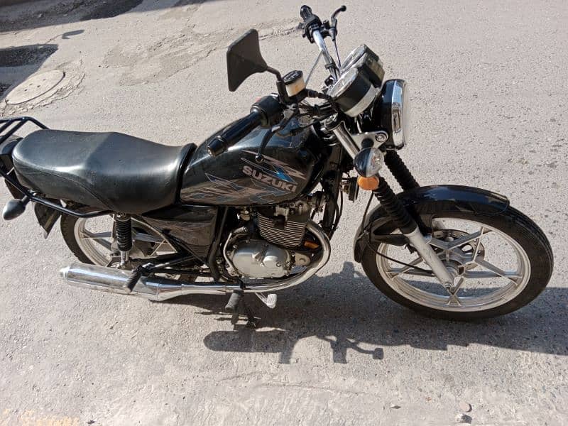 Suzuki GS150 1