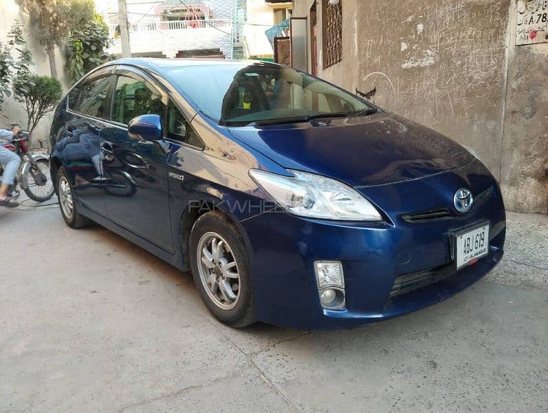 Toyota Prius 2011 3