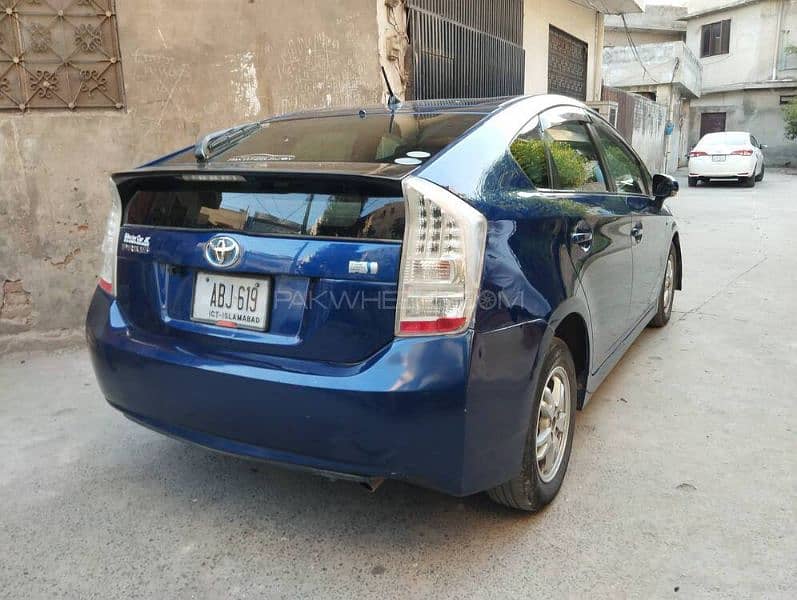 Toyota Prius 2011 5