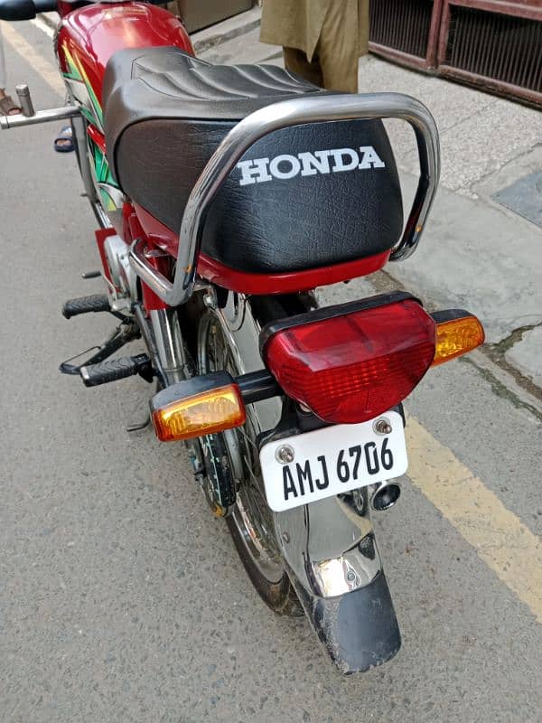 honda 70 for sale in lush condition 5