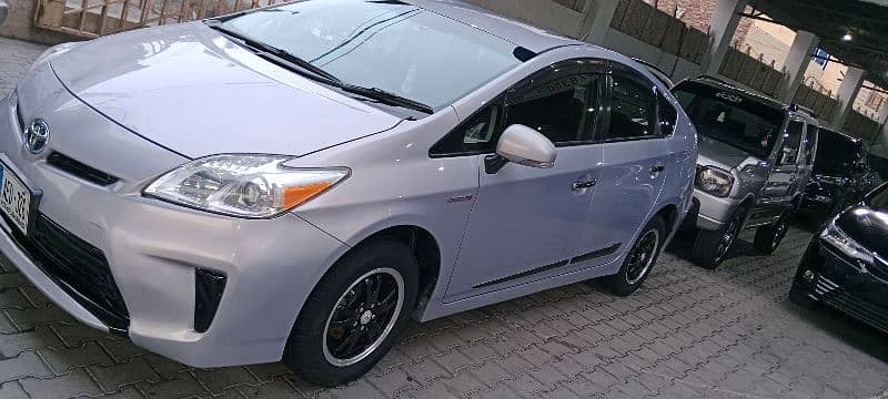 Toyota Prius 2013 1