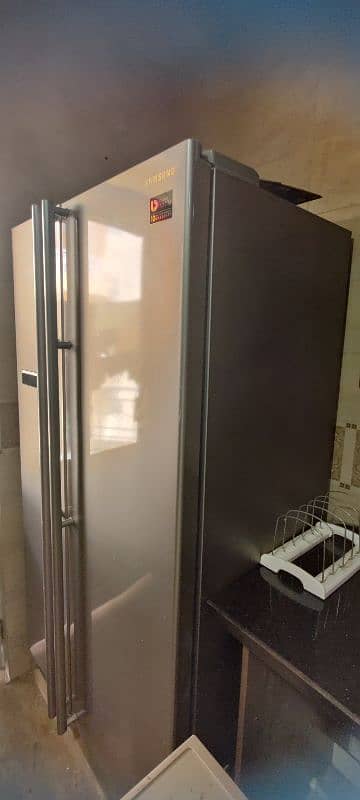 Samsung Refrigerator RSA1STMG 1