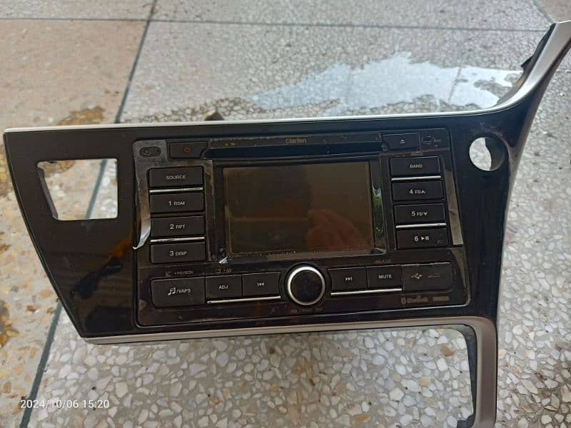 Toyota Corolla CD Player With original Fitting 0