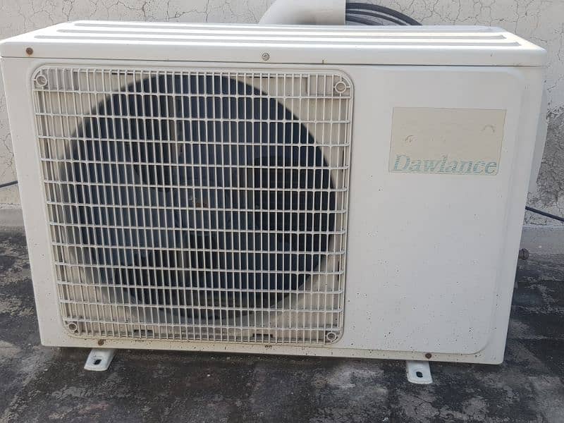 Dawlance 1.5 ton AC urgent for sale 2