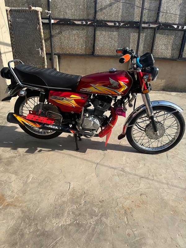 Honda 125 2021 only 6600 original drive 5