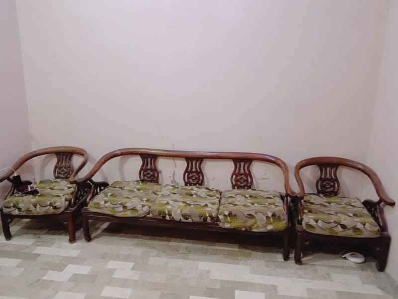 8 seater sofa set pure shesham urgent sale 2