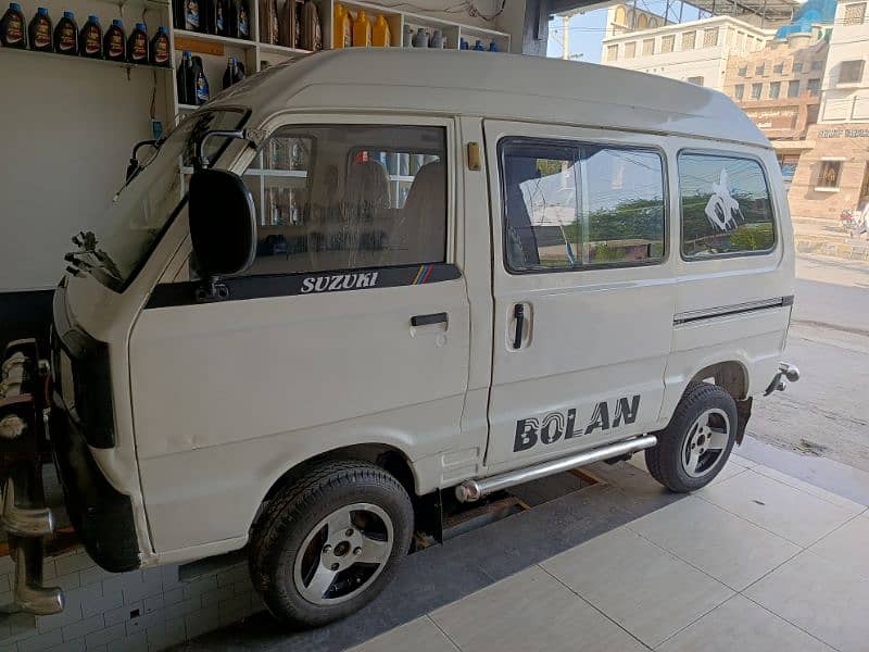 Suzuki Bolan 2012 1