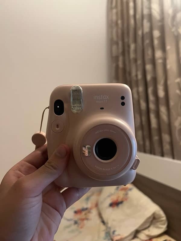 Fujifilm Instax Mini 11 with Original Case 1