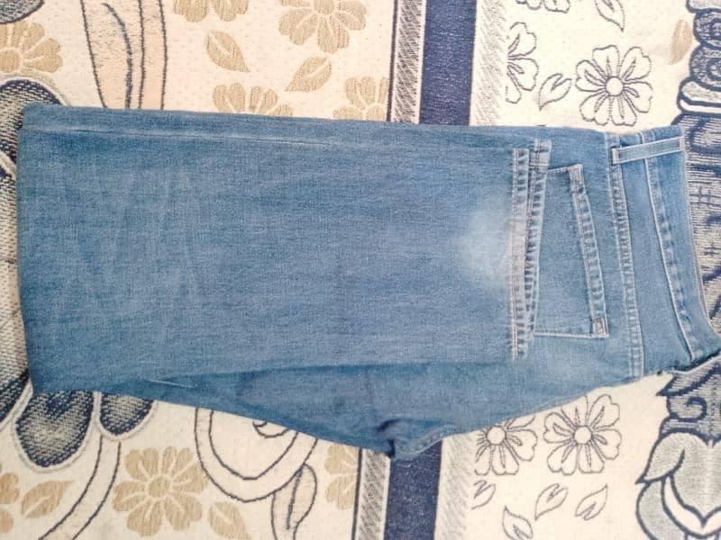 Levis jeans (34 waist, 44 length) 1