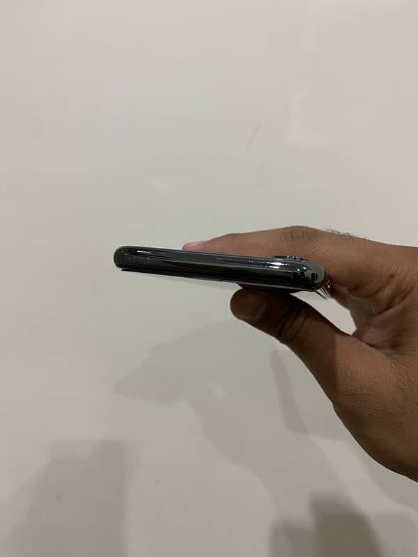 iPhone X 64gb PTA Approved 4