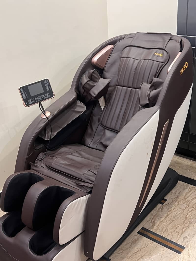 zero massage chair looks like a new, not too much used 1