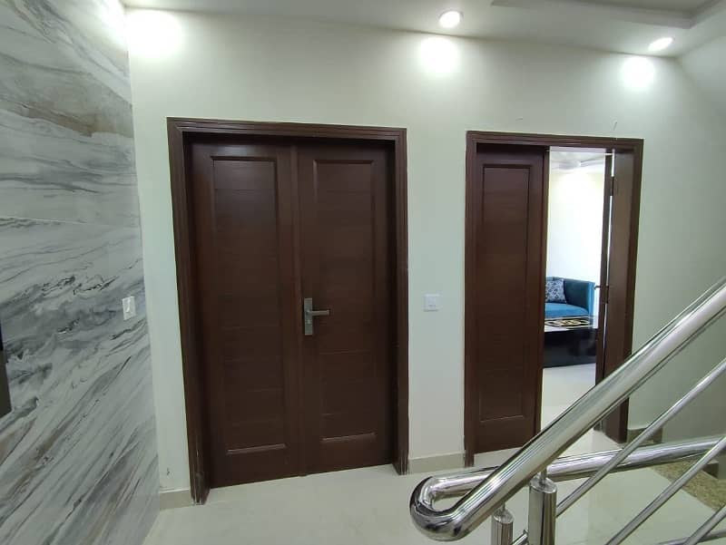 ONE BED FULLY FURNISHED APARTMENT FOR RENT IN BAHRIA TOWN LAHORE 4