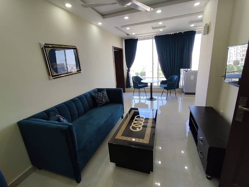 ONE BED FULLY FURNISHED APARTMENT FOR RENT IN BAHRIA TOWN LAHORE 8