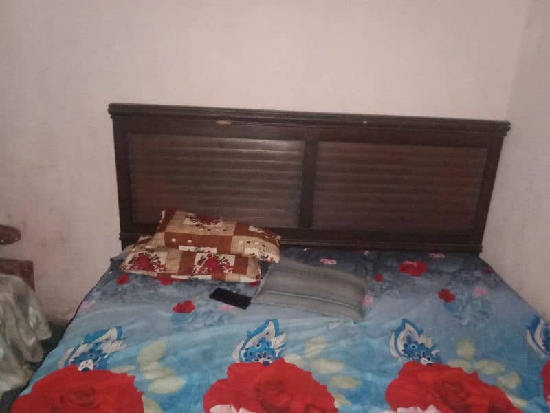 Double Bed, Mattress, Almari 2