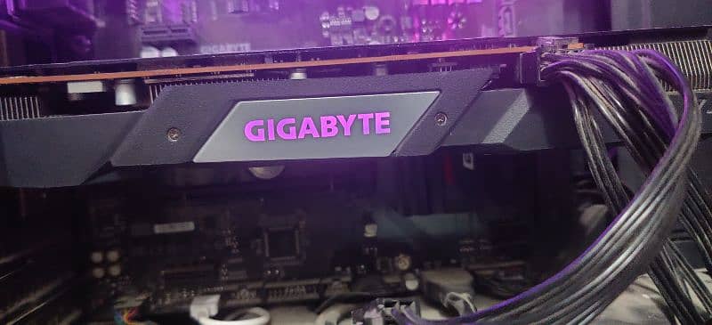 Rx 5600xt Gigabyte OC Gaming Graphic card 3