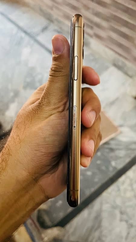 Iphone 11 pro Non PTA | 72k | 64gb | 77% health | mint condition 1