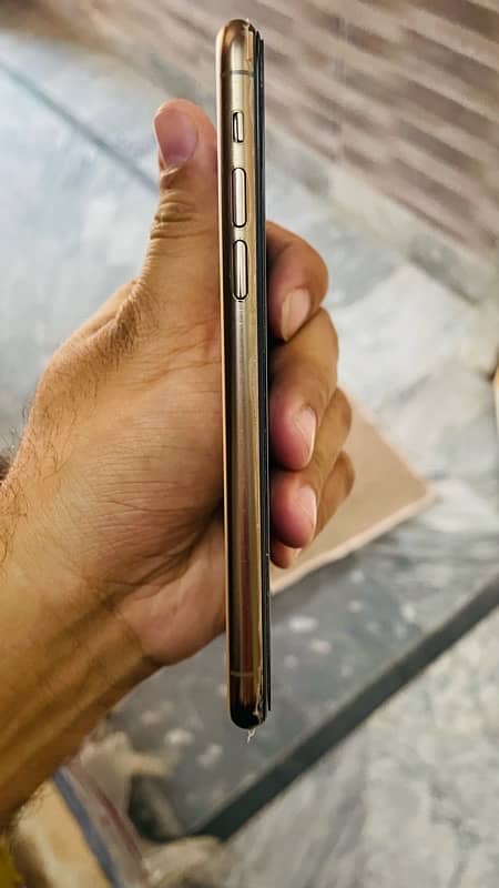 Iphone 11 pro Non PTA | 72k | 64gb | 77% health | mint condition 3